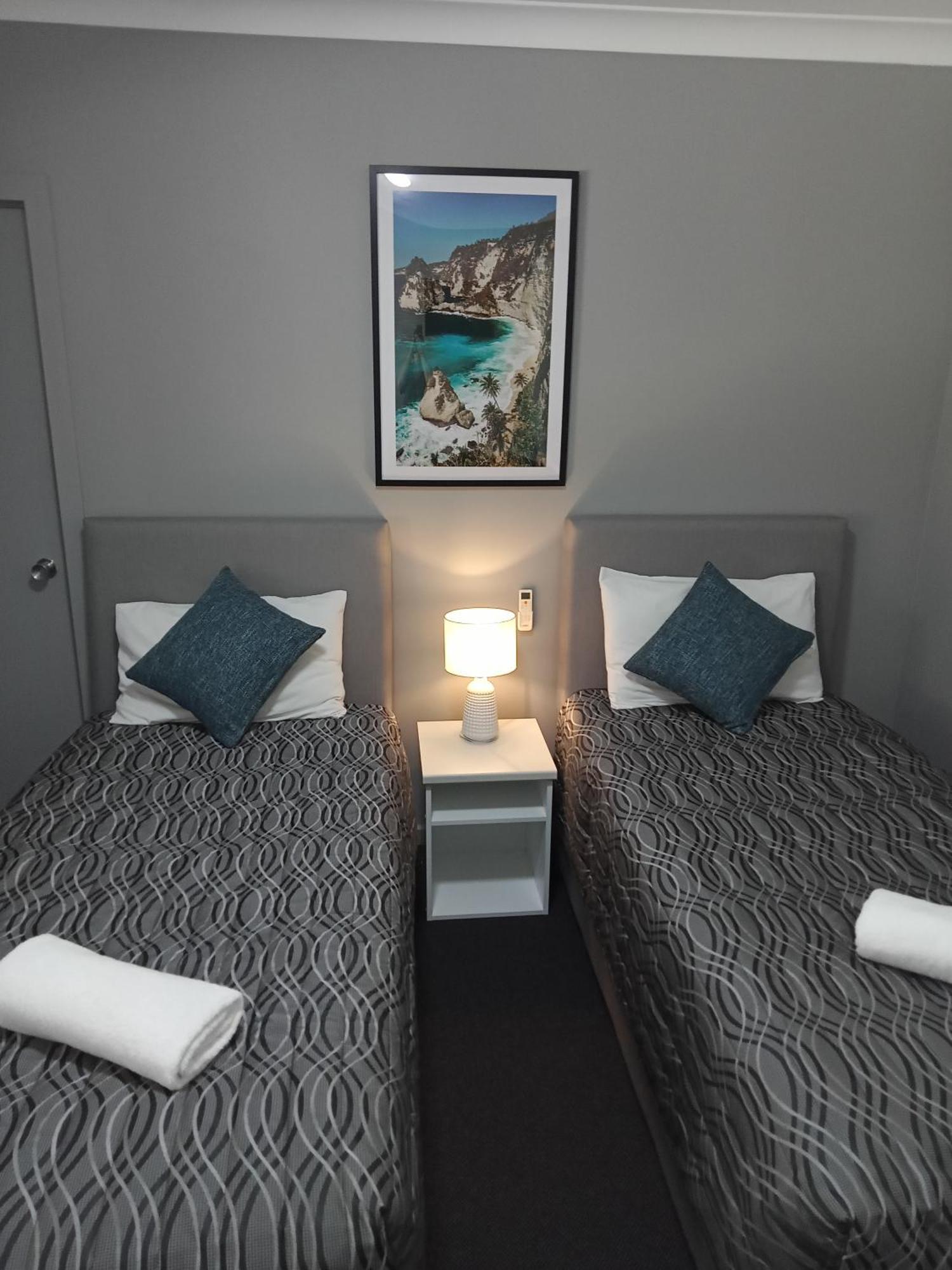 Solomon Inn Motel Figtree วูลองกอง ภายนอก รูปภาพ