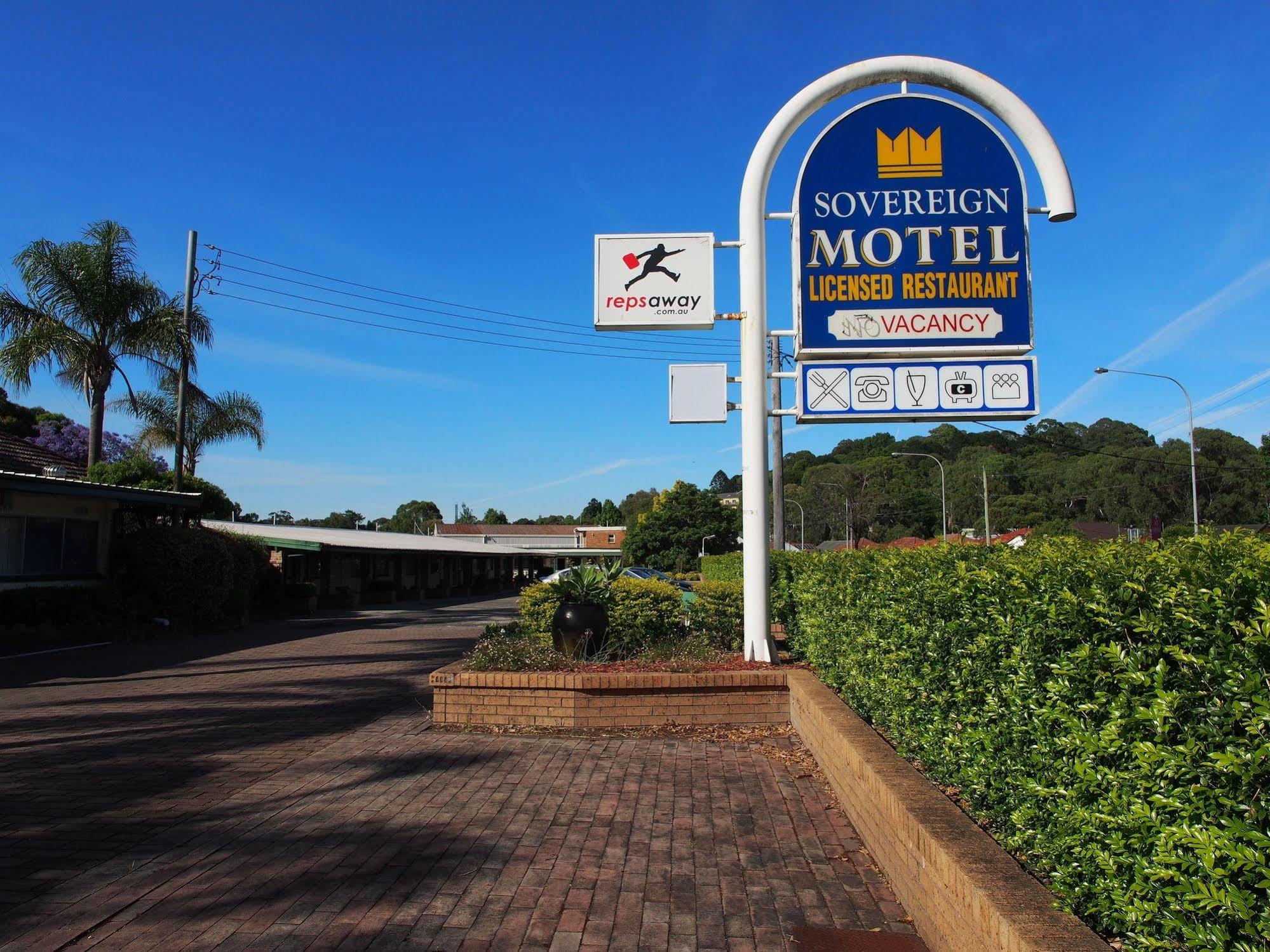 Solomon Inn Motel Figtree วูลองกอง ภายนอก รูปภาพ