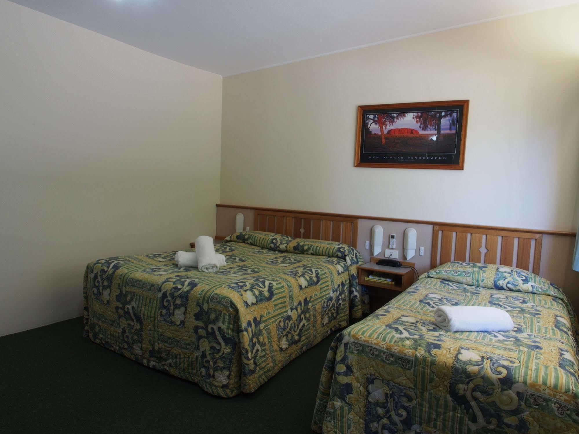 Solomon Inn Motel Figtree วูลองกอง ภายนอก รูปภาพ