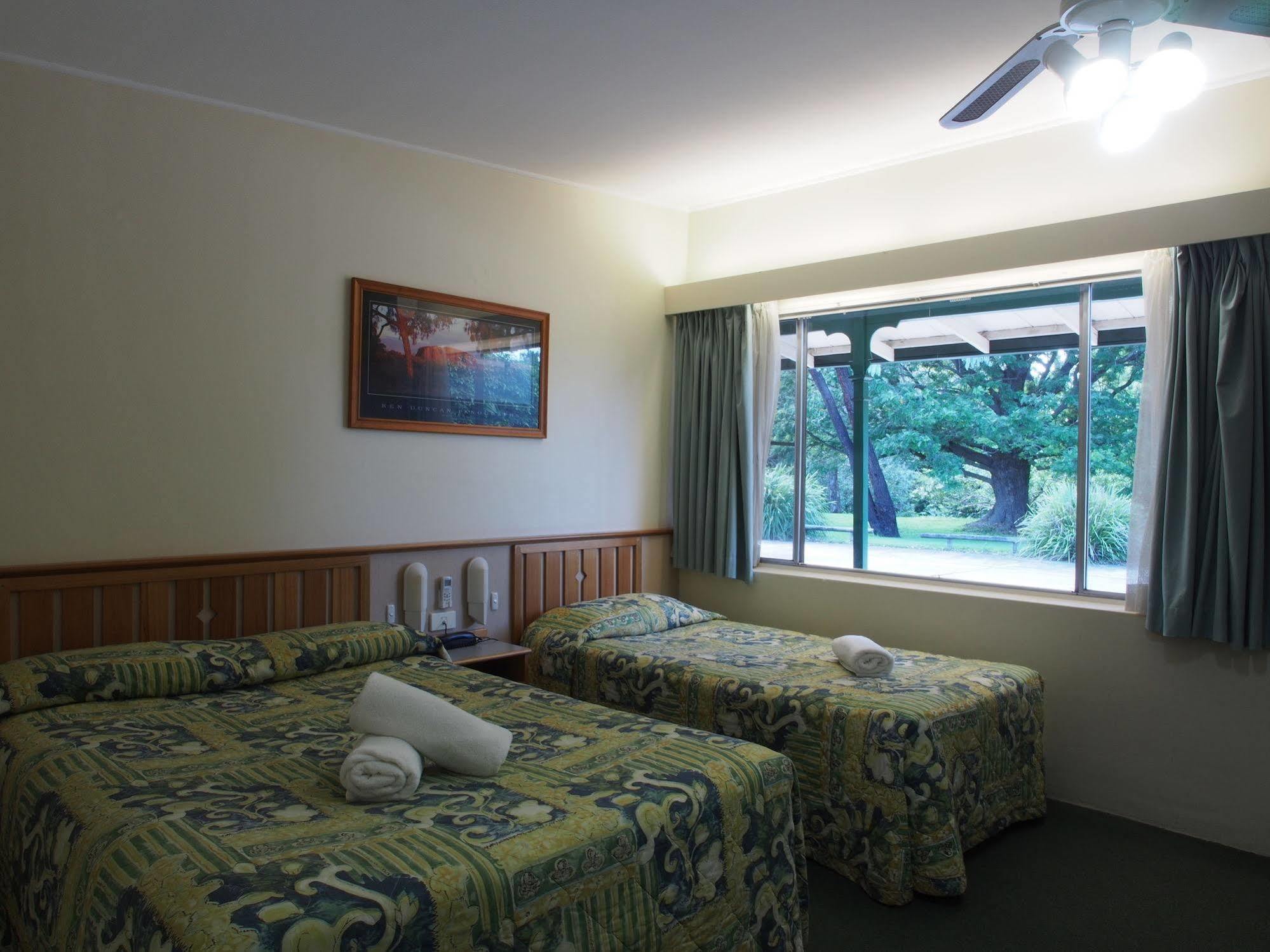 Solomon Inn Motel Figtree วูลองกอง ภายนอก รูปภาพ